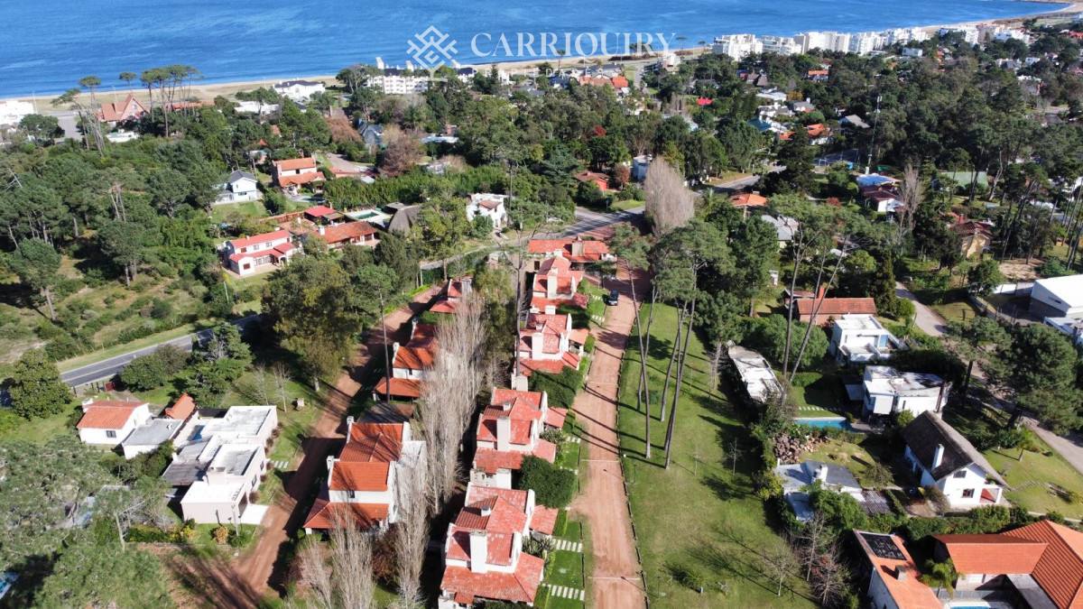 Terreno ID.9222/TERRENO-EN-VENTA-EN-BARRIO-CERRADO-PARQUE-PINARES-A-200-MTS-DE-LA-PLAYA - GRAN OPORTUNIDAD LOTE EN BARRIO PRIVADO A 200 MTS DEL MAR EN PLAYA MANSA CON TODOS LOS SERVICIOS
