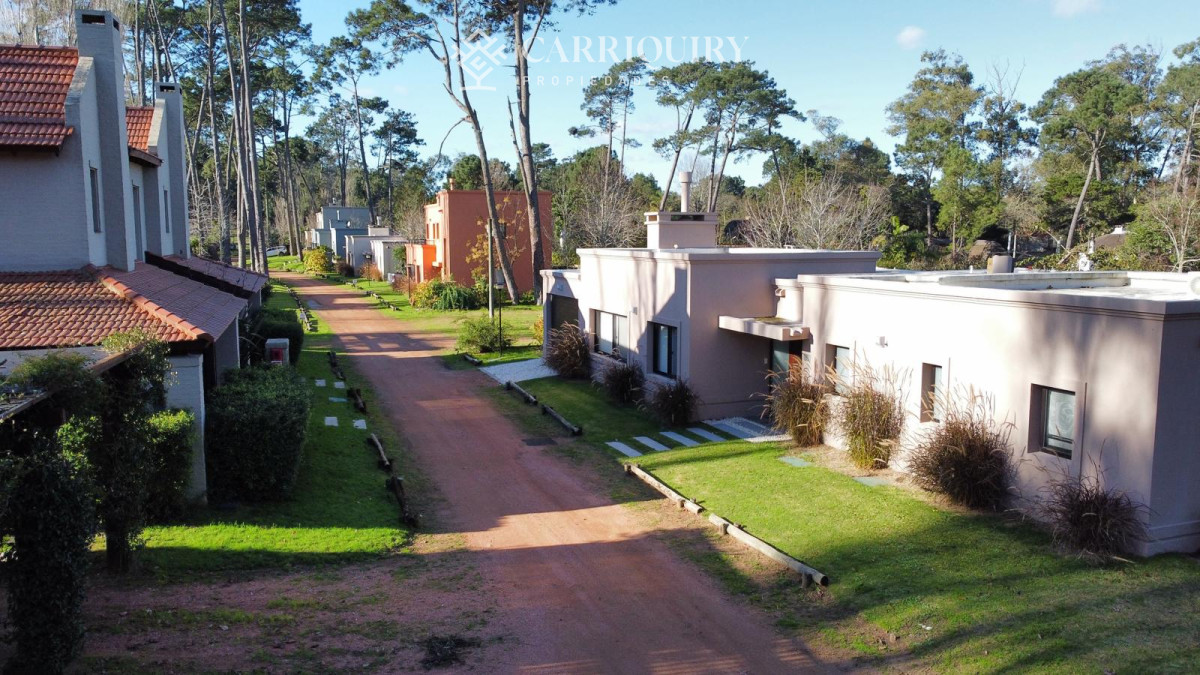 Terreno ID.9224/TERRENOS-EN-VENTA-EN-BARRIO-PRIVADO-PLAYA-MANSA-A-200-MTS-DEL-MAR-GRAN-OPORTUNIDAD-PARA-INVERSORES - OPORTUNIDAD TERRENOS EN VENTA EN BARRIO PRIVADO APTOS PARA PROPIEDAD HORIZONTAL