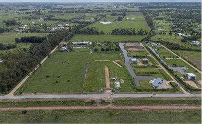 Oportunidad de terreno de 4000 m2 en barrio privado a minutos de la barra con lago!!!