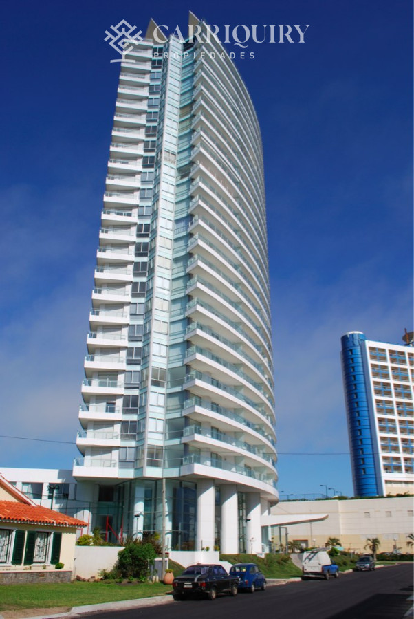 Apartamento ID.9678 - OPORTUNIDAD EN SEASONS TOWER PISO ALTO 2 SUITES