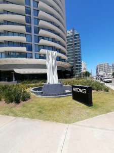 OPORTUNIDAD APARTAMENTO 2 DORMITORIOS EN TORRE DE CATEGORIA CON EXELENT VISTA Y TODOS LOS SERVICIOS 