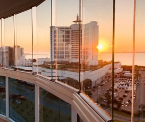 Oportunidad de inversion en el pozo, increible ubicacion en playa mansa! Sunset Tower