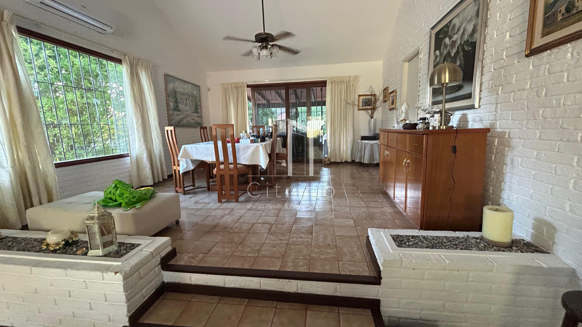 Casa ID.1629 - Hermosa casa a la venta! Barrio Lugano a metros de Punta Shopping