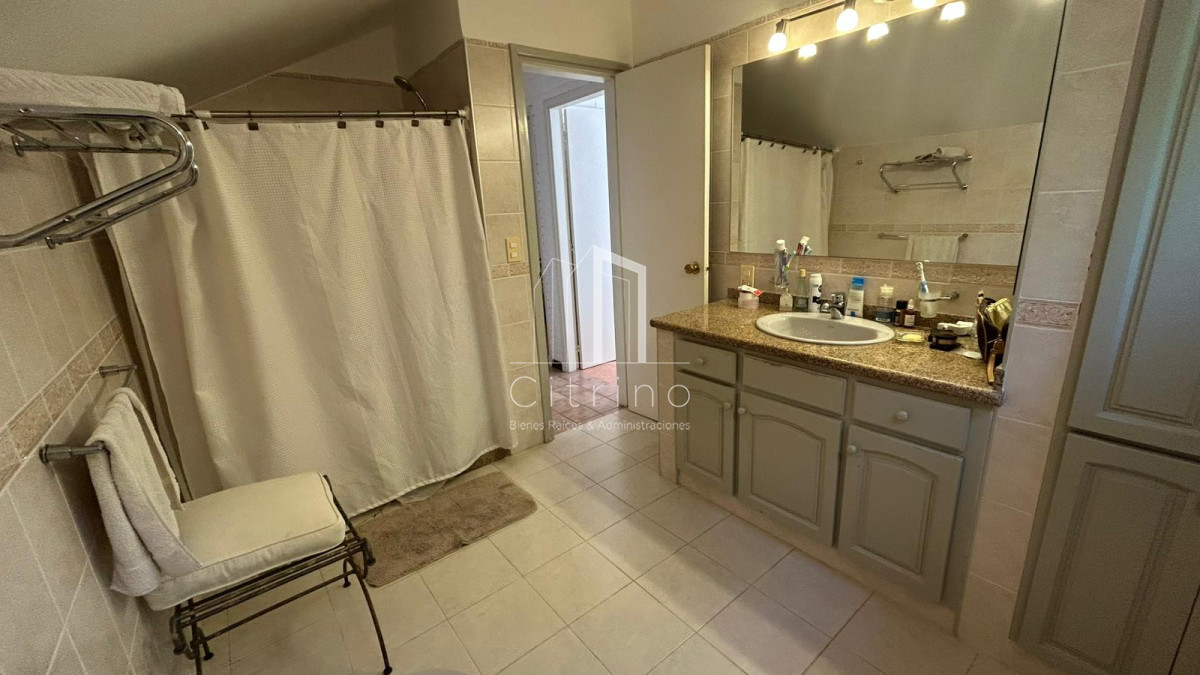 Casa ID.1629 - Hermosa casa a la venta! Barrio Lugano a metros de Punta Shopping