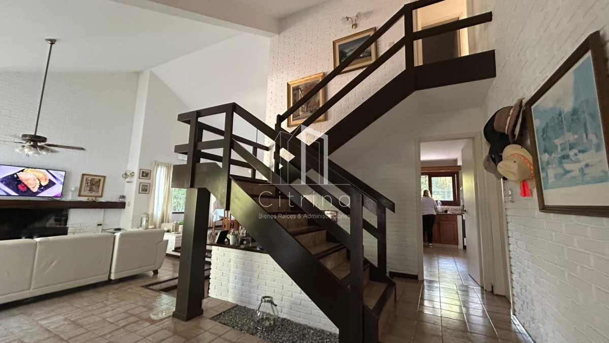 Casa ID.1629 - Hermosa casa a la venta! Barrio Lugano a metros de Punta Shopping