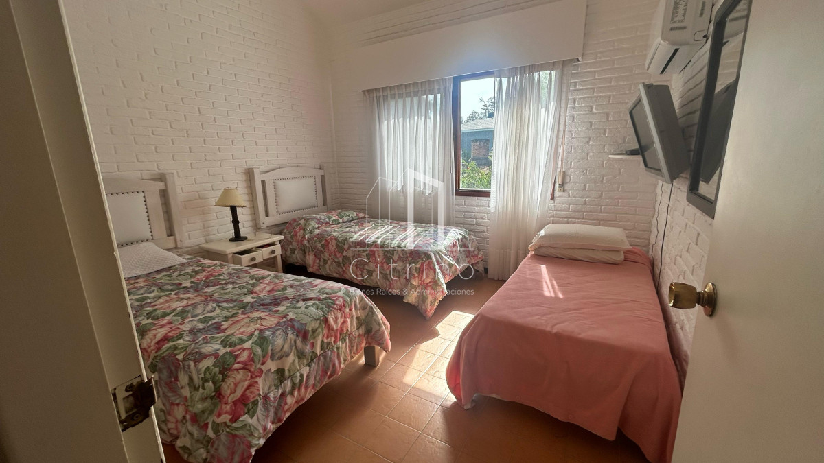 Casa ID.1629 - Hermosa casa a la venta! Barrio Lugano a metros de Punta Shopping