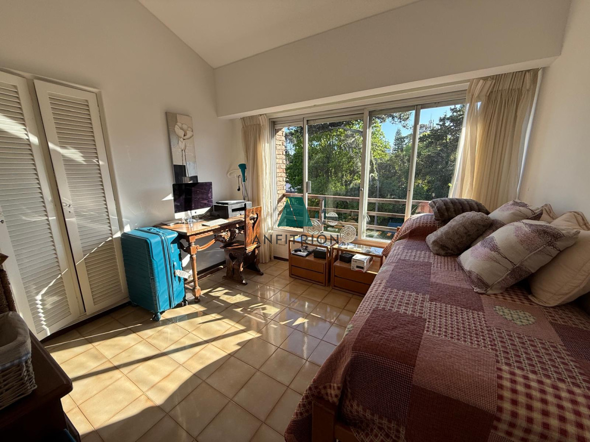 Apartamento ID.72 - VENTA MANSA 3 DORMITORIOS CON TERRAZA