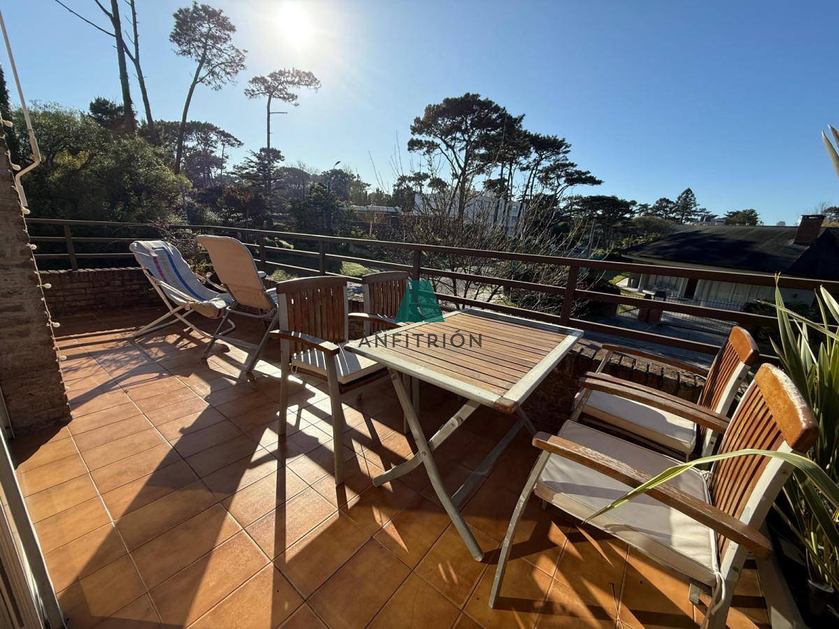 Apartamento ID.72 - VENTA MANSA 3 DORMITORIOS CON TERRAZA