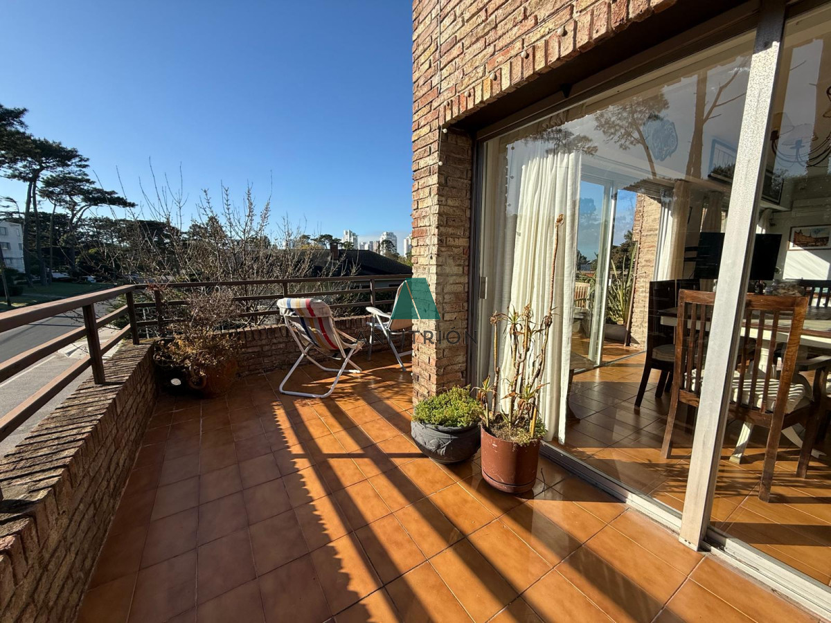 Apartamento ID.72 - VENTA MANSA 3 DORMITORIOS CON TERRAZA