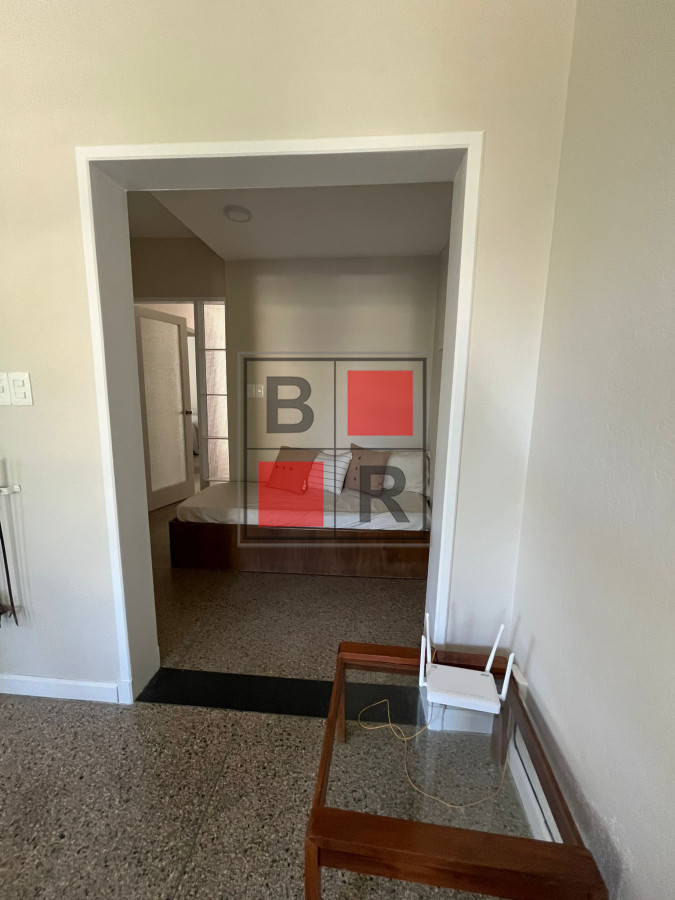 Apartamento ID.896 - VENTA PH renovado con hermoso fondo con parrillero. 