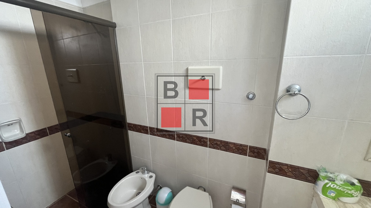 Apartamento ID.1010 - VENTA y ALQUILER INVERNAL, Mansa frente a ENJOY , 5 dormitorios