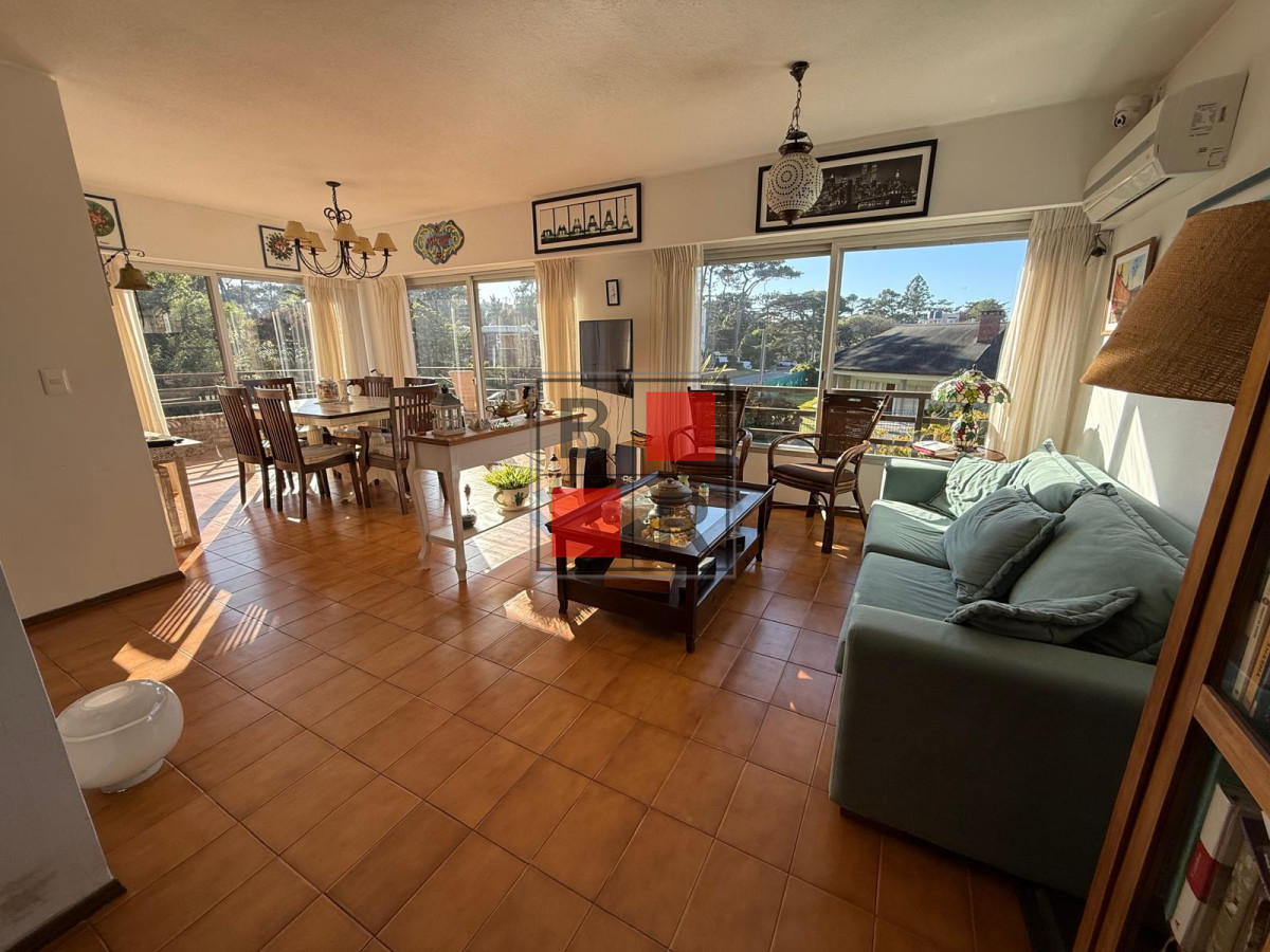 Apartamento ID.1362 - VENTA MANSA 3 DORMITORIOS CON TERRAZA