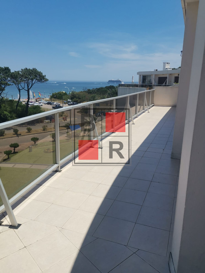 Apartamento ID.184 - ALQUILER TEMPORADA PENTHOUSE 3 DORMITORIOS MANSA PRIMERA LINEA