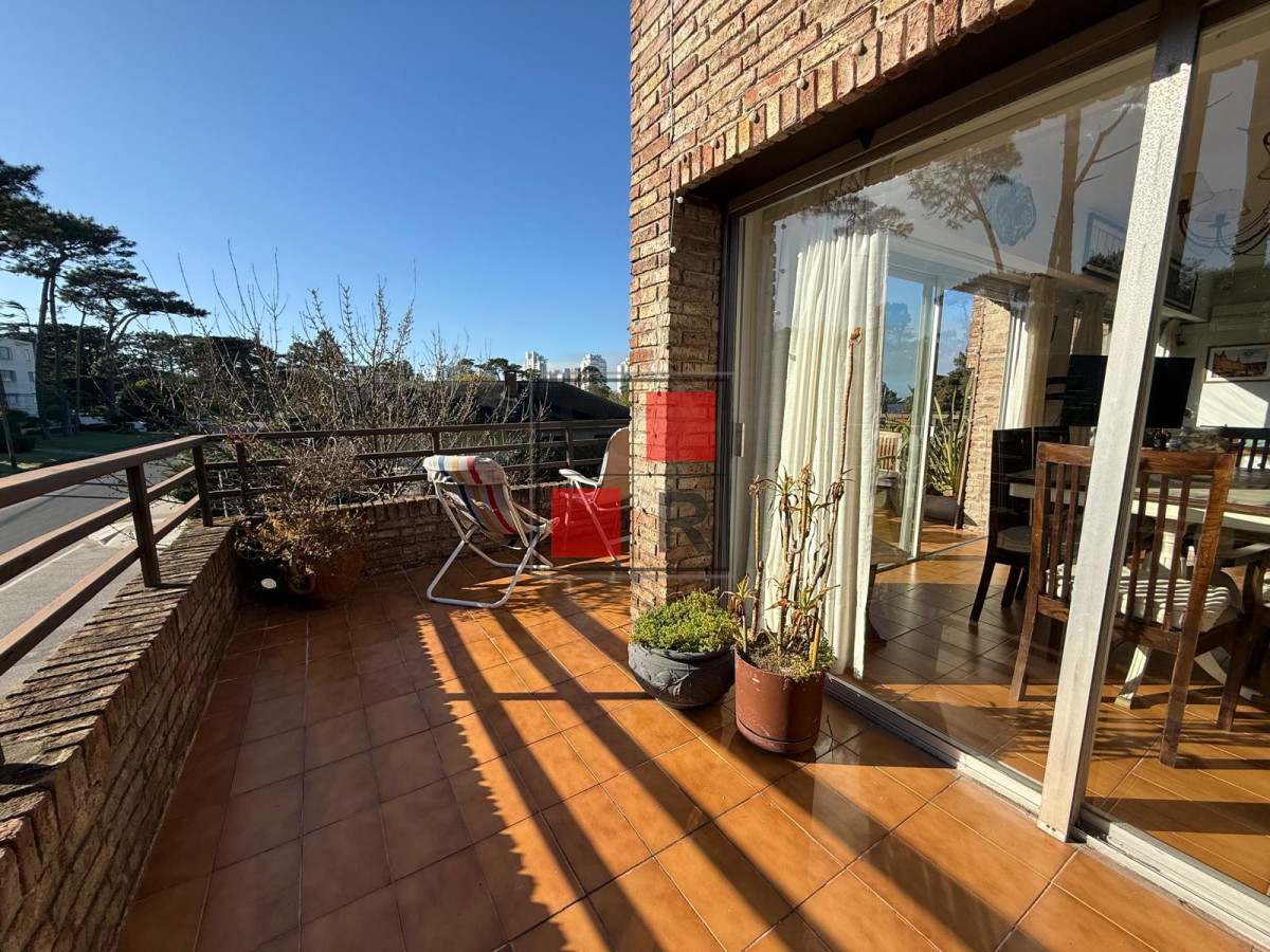 Apartamento ID.1362 - VENTA MANSA 3 DORMITORIOS CON TERRAZA