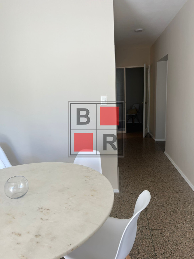 Apartamento ID.896 - VENTA PH renovado con hermoso fondo con parrillero. 