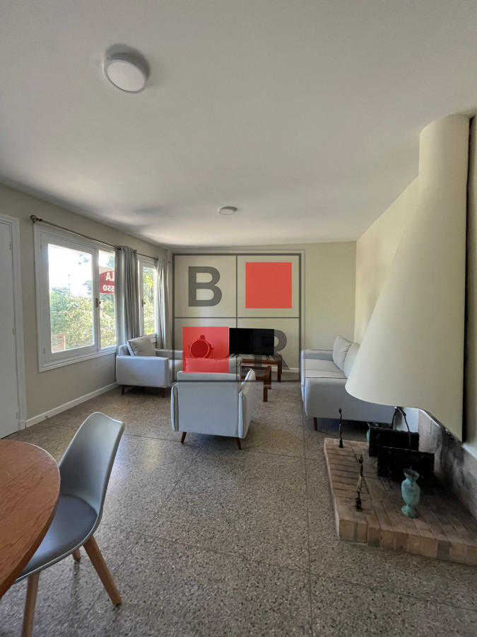 Apartamento ID.896 - VENTA PH renovado con hermoso fondo con parrillero. 