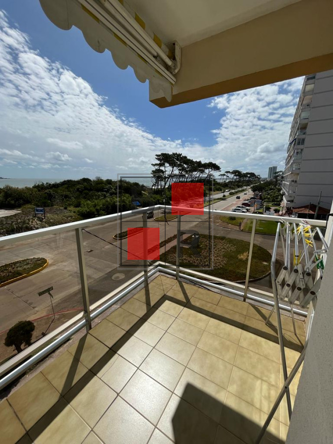 Apartamento ID.623 - EXCELENTE VISTA! Primera Linea Mansa Apto 3 dormitorios 