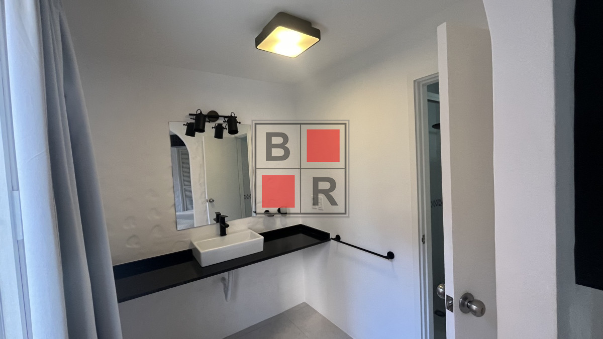 Apartamento ID.1010 - VENTA y ALQUILER INVERNAL, Mansa frente a ENJOY , 5 dormitorios