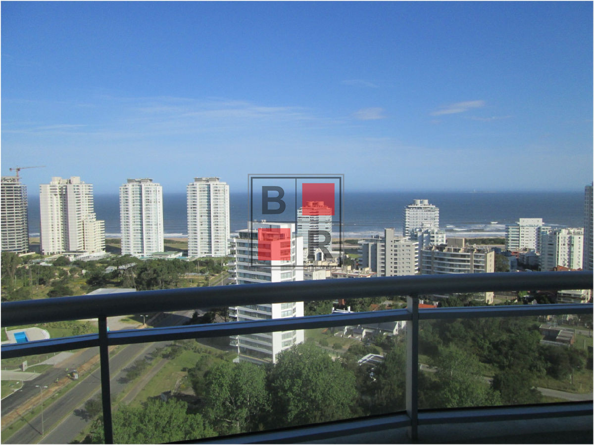 Apartamento ID.143 - ALQUILER TEMPORADA Apto 3 dormitorios Torre con amenities