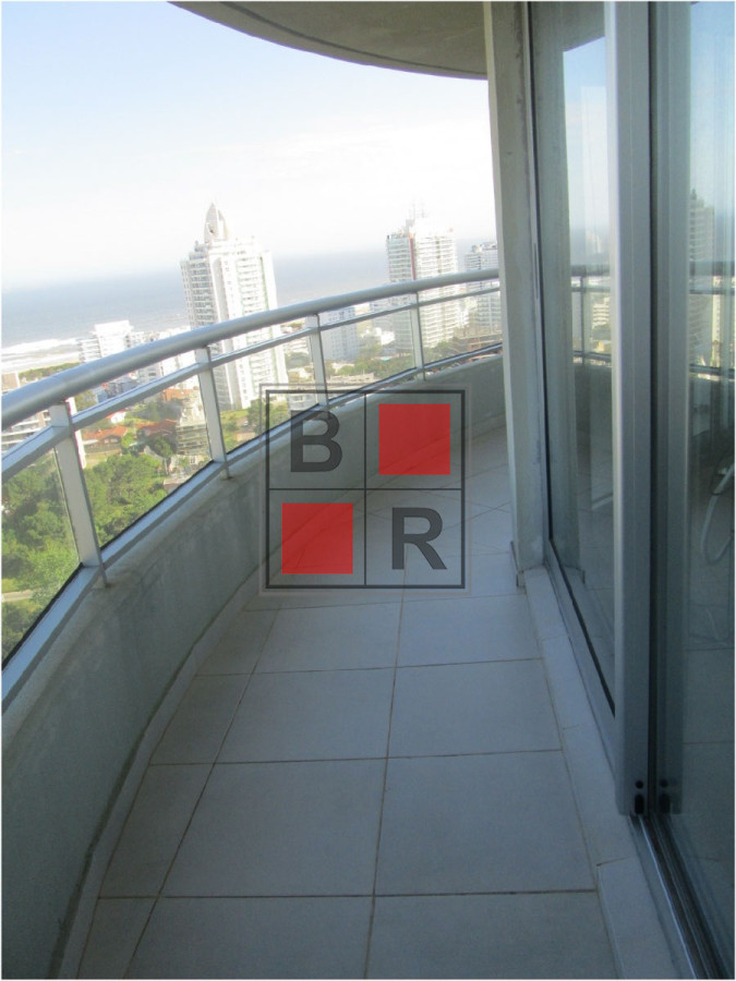 Apartamento ID.143 - ALQUILER TEMPORADA Apto 3 dormitorios Torre con amenities
