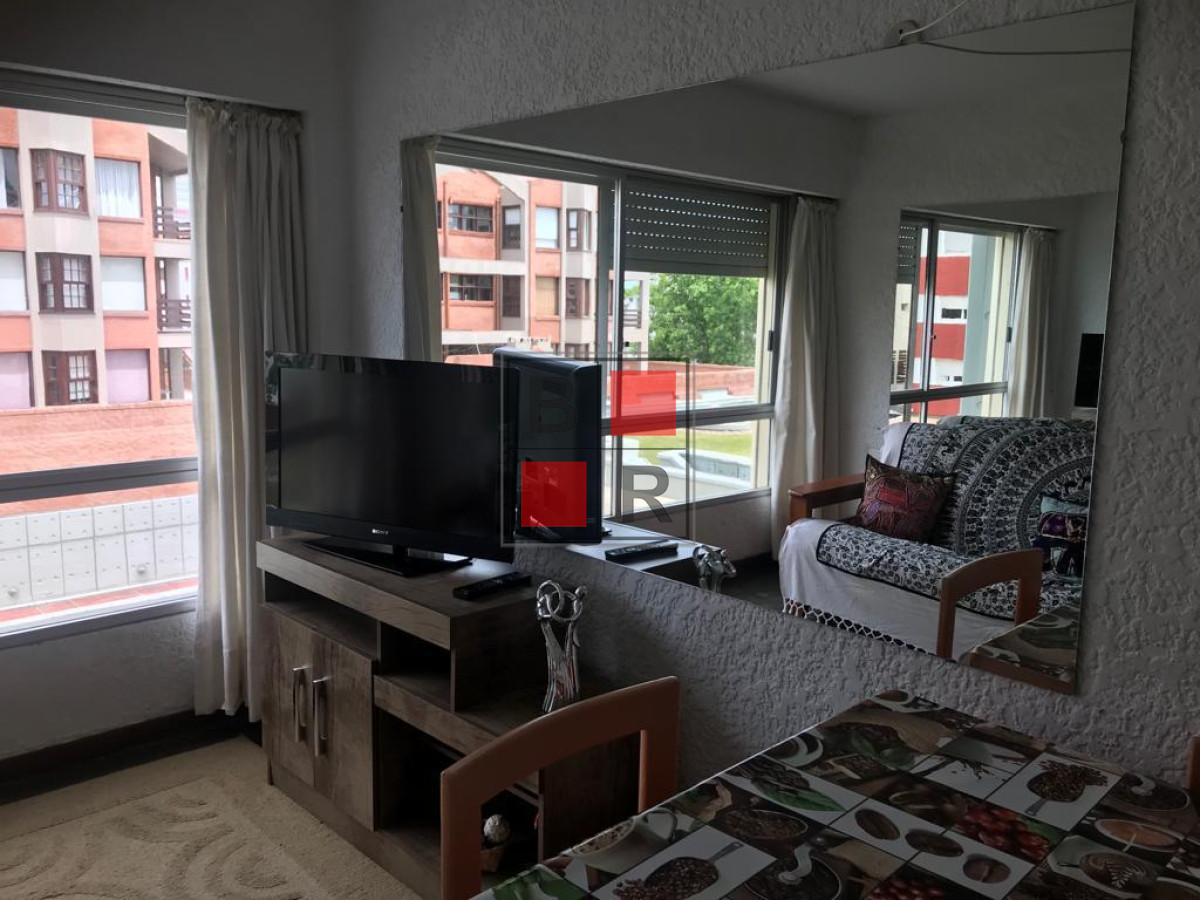 Apartamento ID.745 - VENTA APARTAMENTO, Zona Península, 1 dormitorio