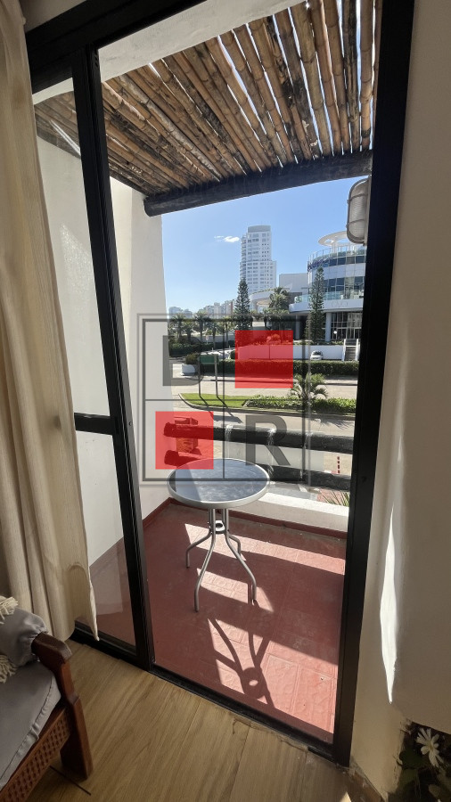 Apartamento ID.1010 - VENTA y ALQUILER INVERNAL, Mansa frente a ENJOY , 5 dormitorios