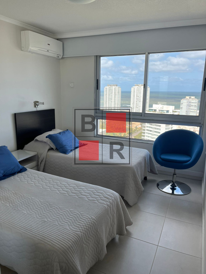 Apartamento ID.143 - ALQUILER TEMPORADA Apto 3 dormitorios Torre con amenities