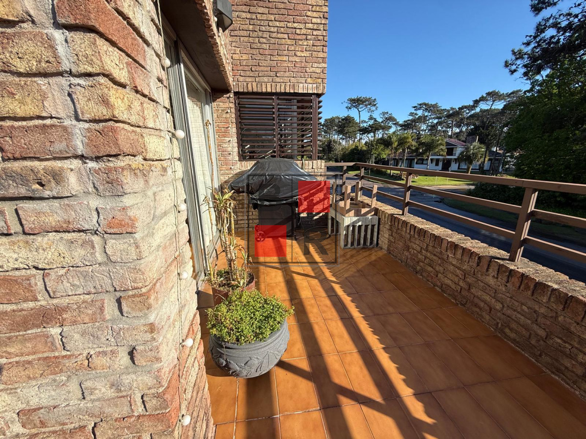 Apartamento ID.1362 - VENTA MANSA 3 DORMITORIOS CON TERRAZA