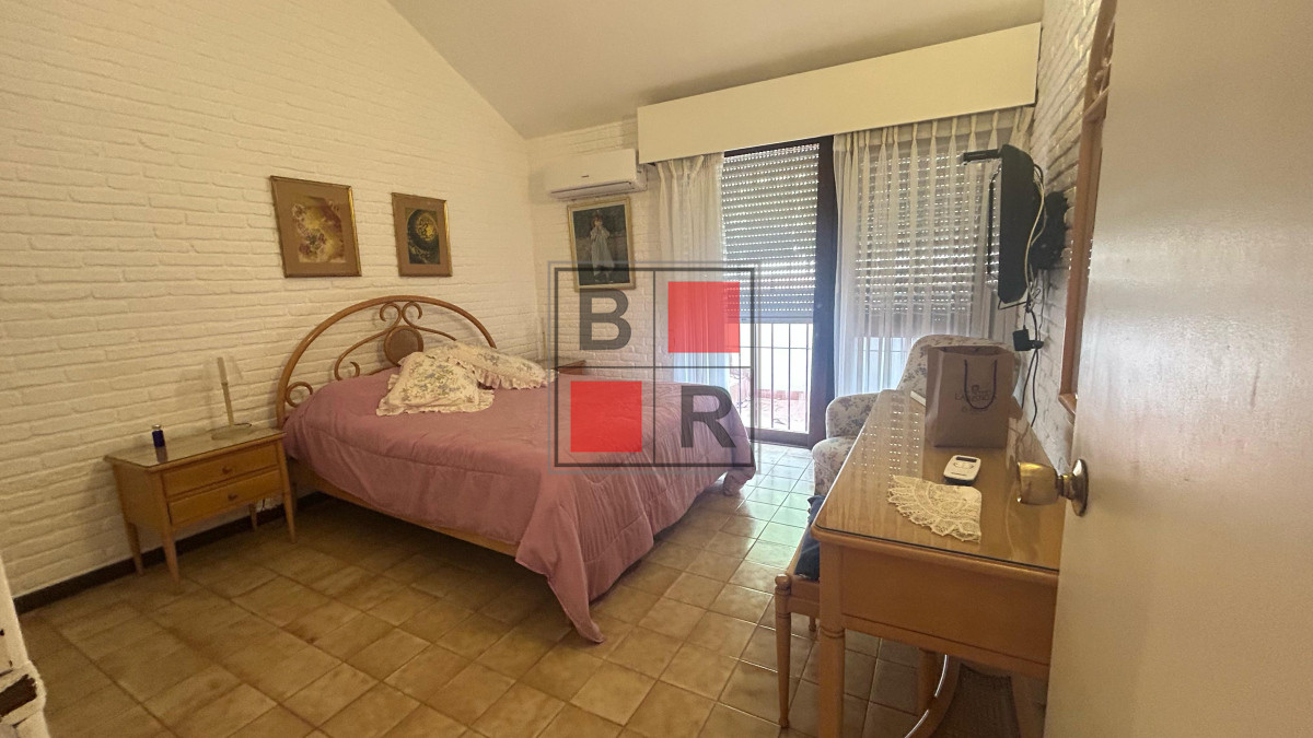 Casa ID.1182 - Hermosa casa a la venta! Barrio Lugano a metros de Punta Shopping