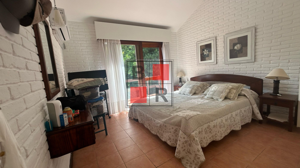 Casa ID.1182 - Hermosa casa a la venta! Barrio Lugano a metros de Punta Shopping