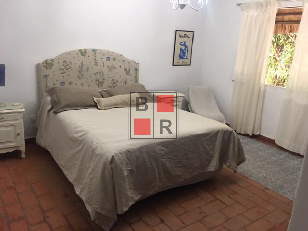 Casa ID.503 - Alquiler TEMPORADA, Casa 4 Dorm. en la Pinares.