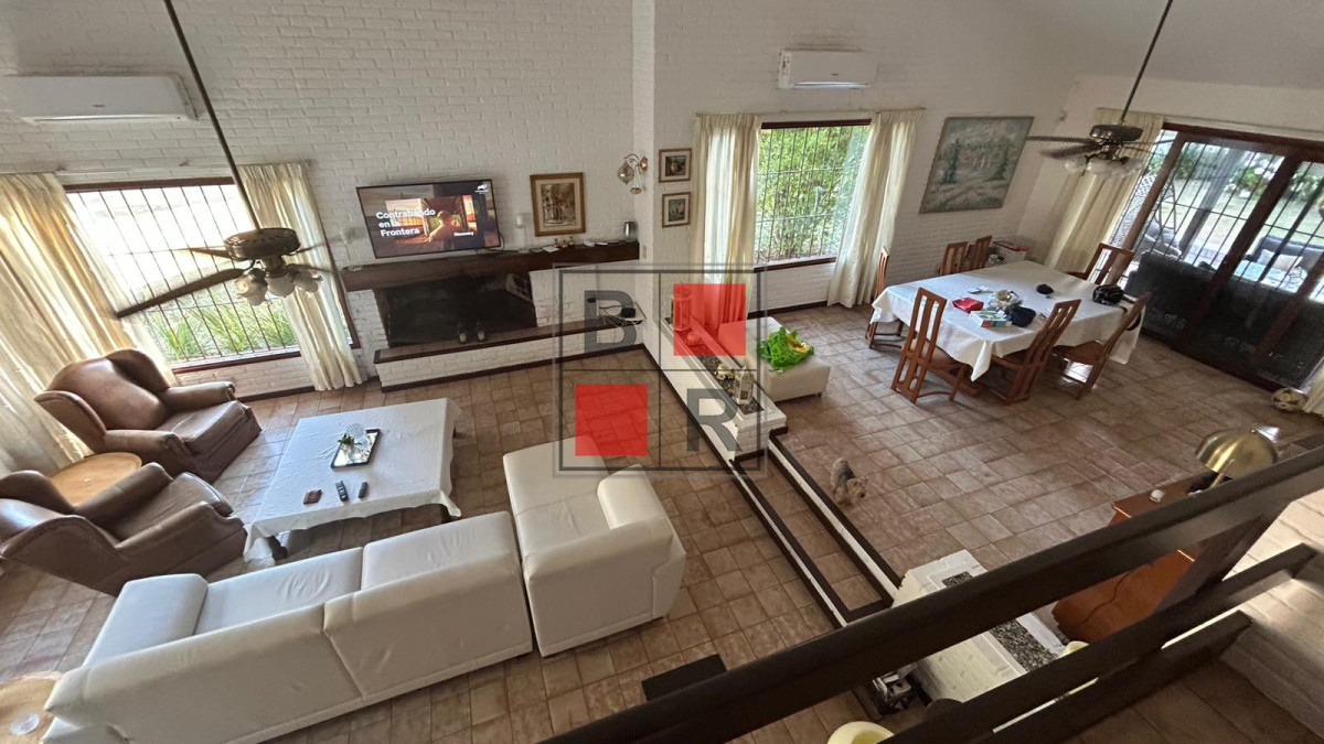 Casa ID.1182 - Hermosa casa a la venta! Barrio Lugano a metros de Punta Shopping