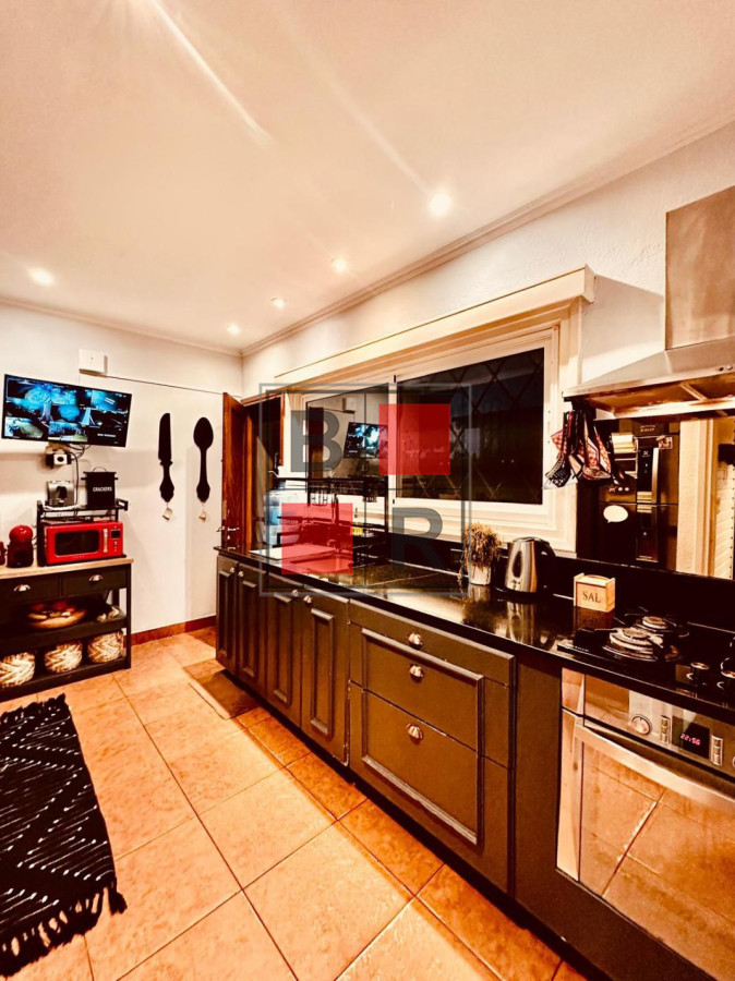 Casa ID.1207 - OPORTUNIDAD DE VENTA MANSA- Chalet de 5 dormitorios 