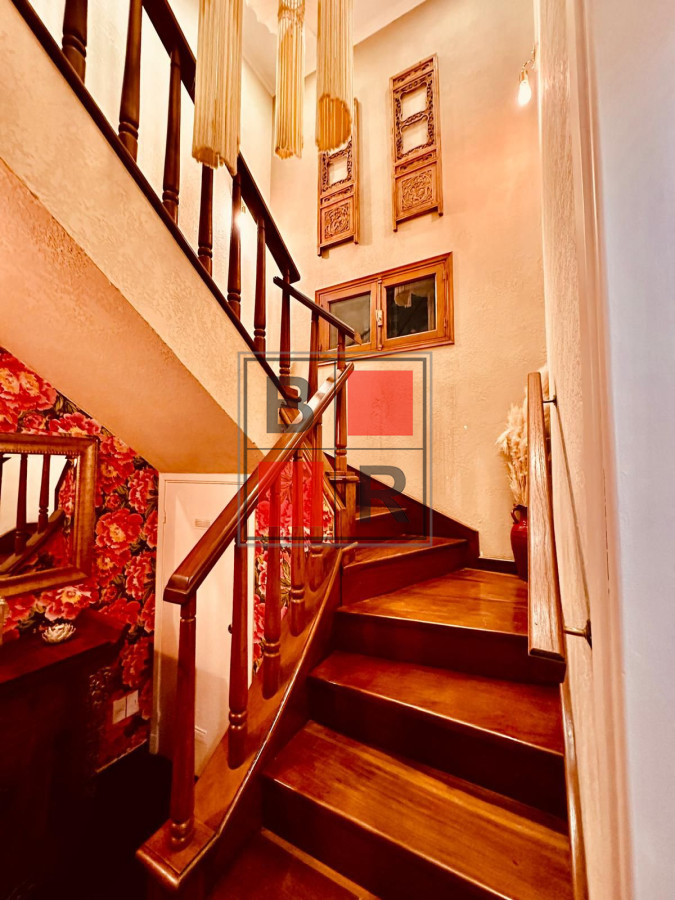 Casa ID.1207 - OPORTUNIDAD DE VENTA MANSA- Chalet de 5 dormitorios 