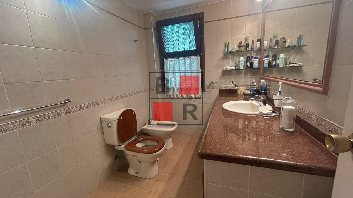 Casa ID.1182 - Hermosa casa a la venta! Barrio Lugano a metros de Punta Shopping
