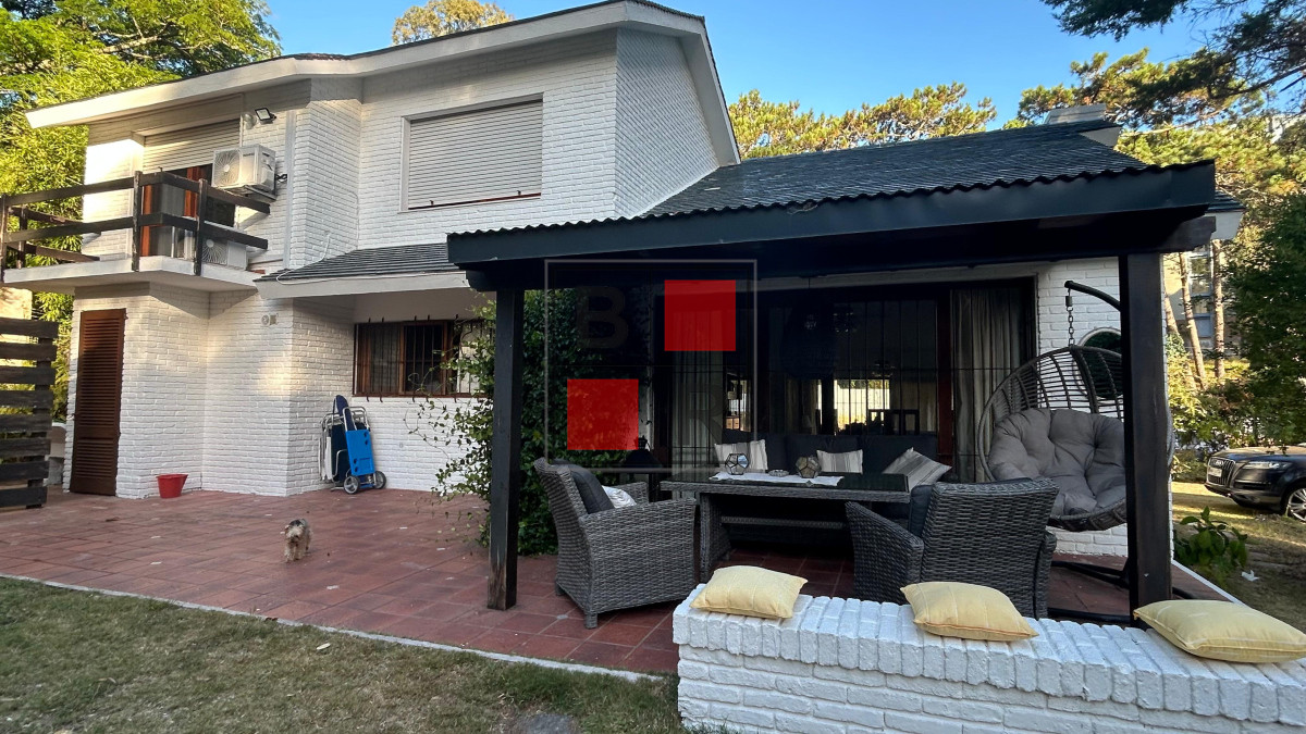 Casa ID.1182 - Hermosa casa a la venta! Barrio Lugano a metros de Punta Shopping