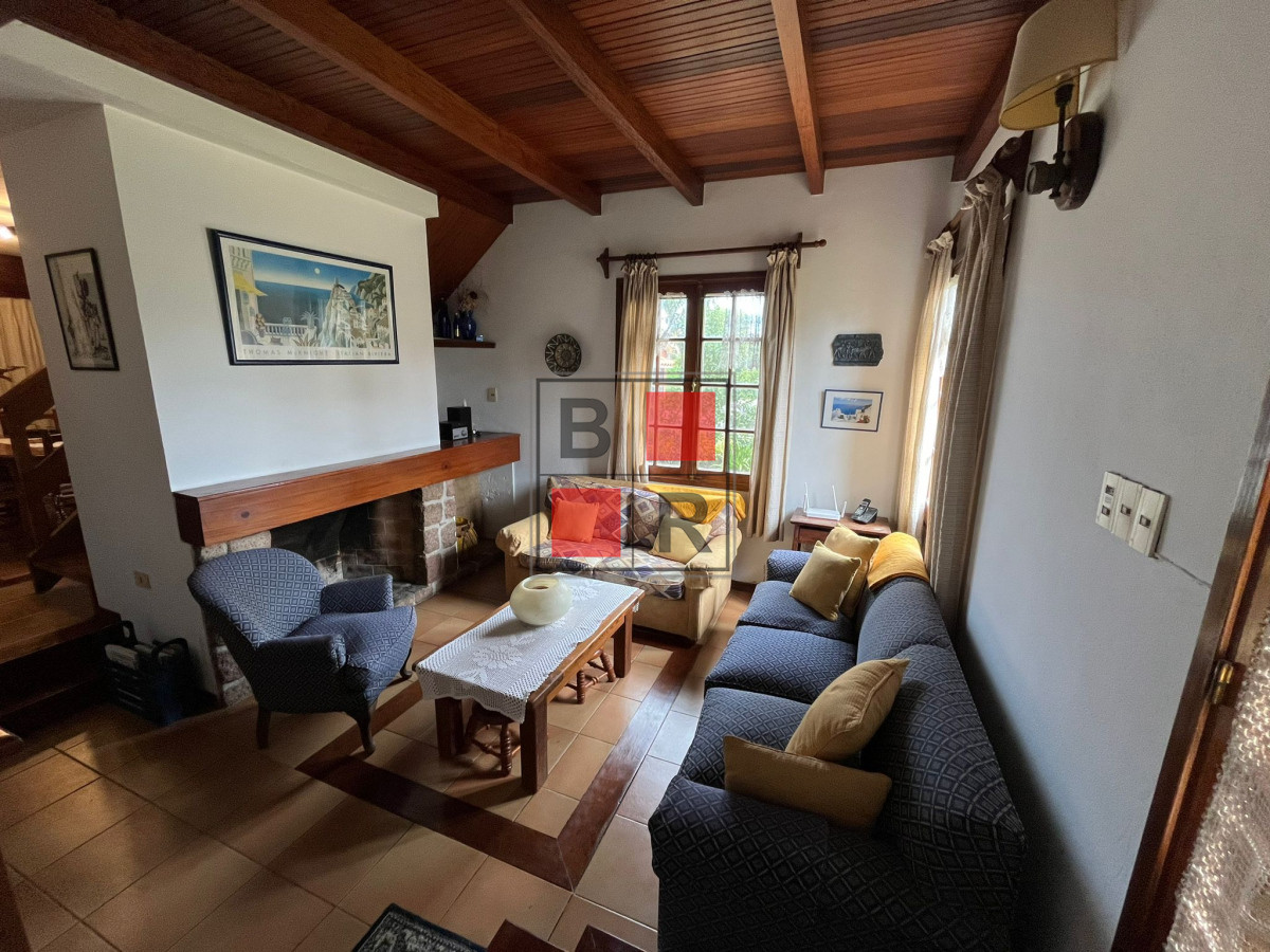 Casa ID.1162 - Hermosa casa de 2 dormitorios a pasos de la mansa 