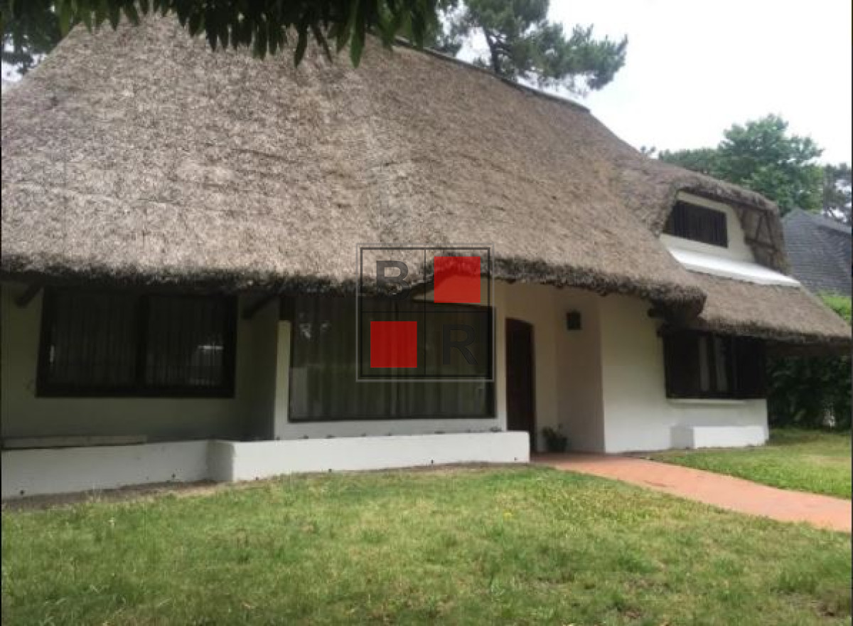 Casa ID.503 - Alquiler TEMPORADA, Casa 4 Dorm. en la Pinares.