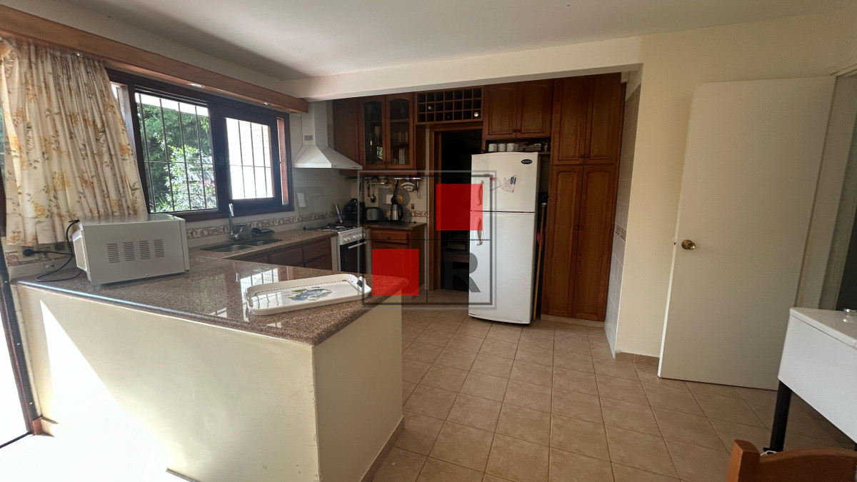 Casa ID.1182 - Hermosa casa a la venta! Barrio Lugano a metros de Punta Shopping