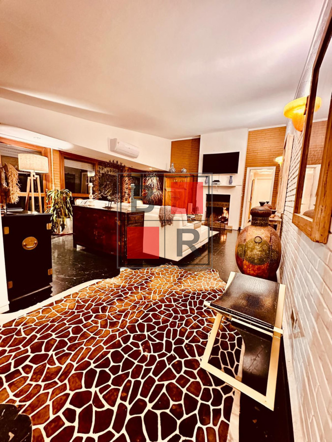 Casa ID.1207 - OPORTUNIDAD DE VENTA MANSA- Chalet de 5 dormitorios 