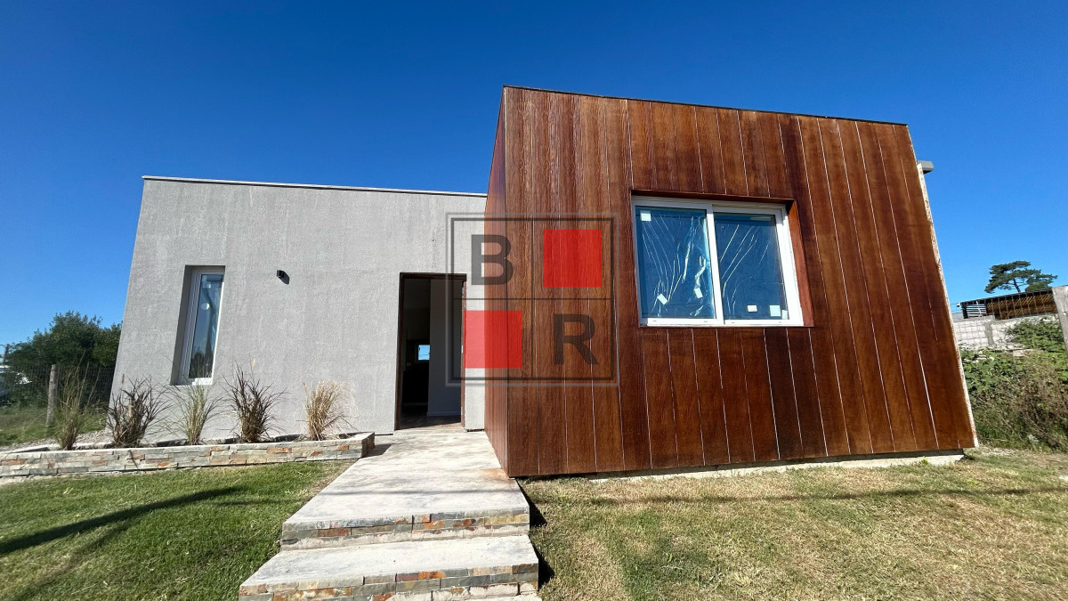 Casa ID.1231 - HERMOSA CASA EN BARRIO 4 H 