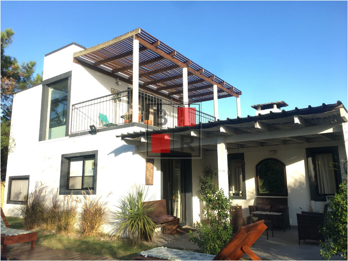 Casa ID.382 - VENTA CASA, 3 dormitorios, Lausana