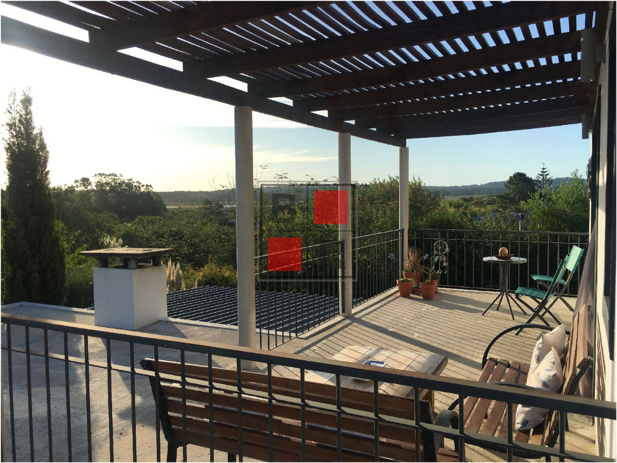 Casa ID.382 - VENTA CASA, 3 dormitorios, Lausana