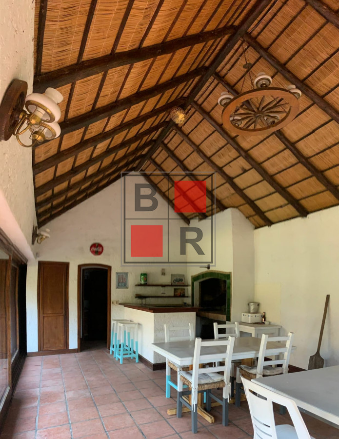 Casa ID.503 - Alquiler TEMPORADA, Casa 4 Dorm. en la Pinares.