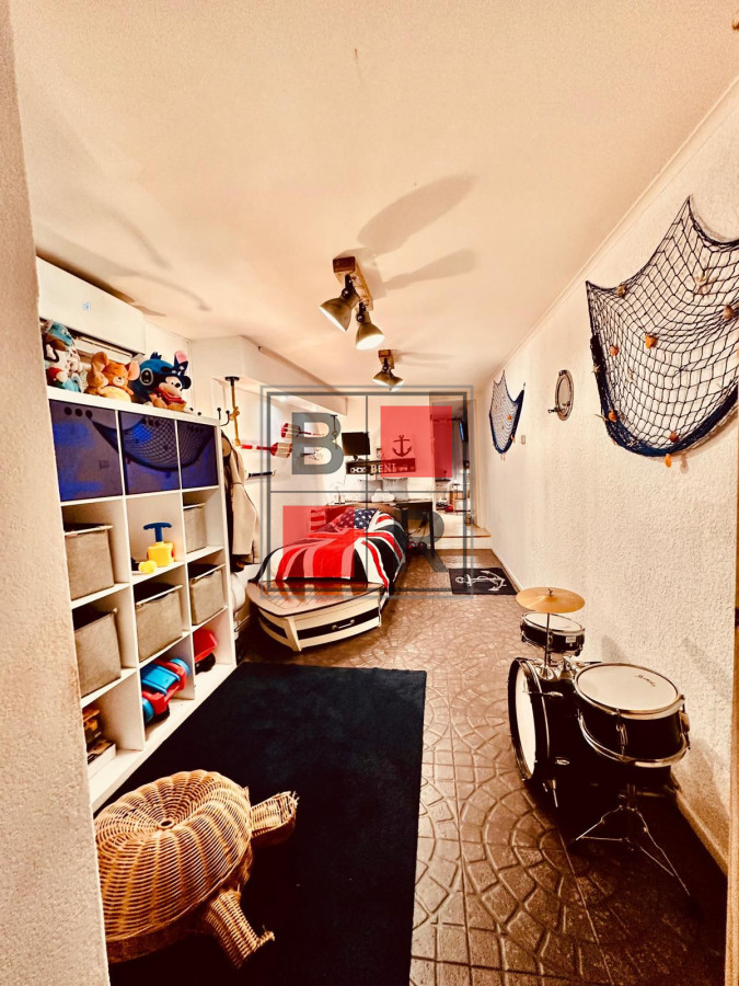 Casa ID.1207 - OPORTUNIDAD DE VENTA MANSA- Chalet de 5 dormitorios 