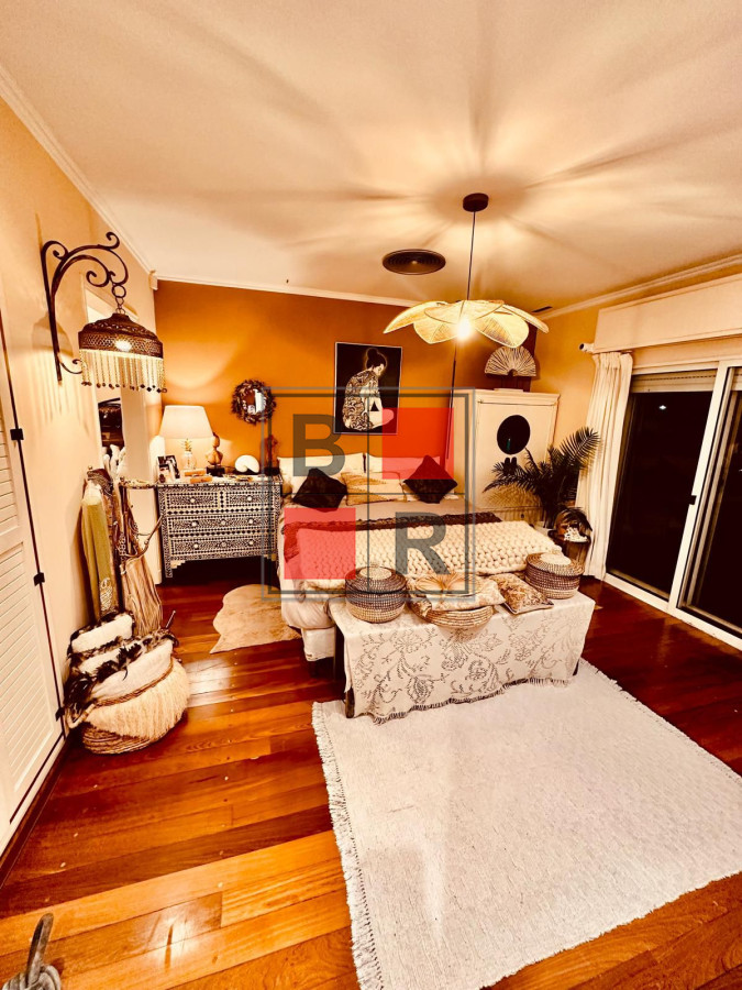 Casa ID.1207 - OPORTUNIDAD DE VENTA MANSA- Chalet de 5 dormitorios 