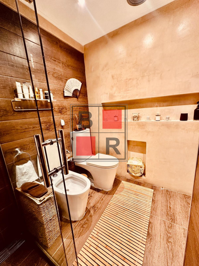 Casa ID.1207 - OPORTUNIDAD DE VENTA MANSA- Chalet de 5 dormitorios 