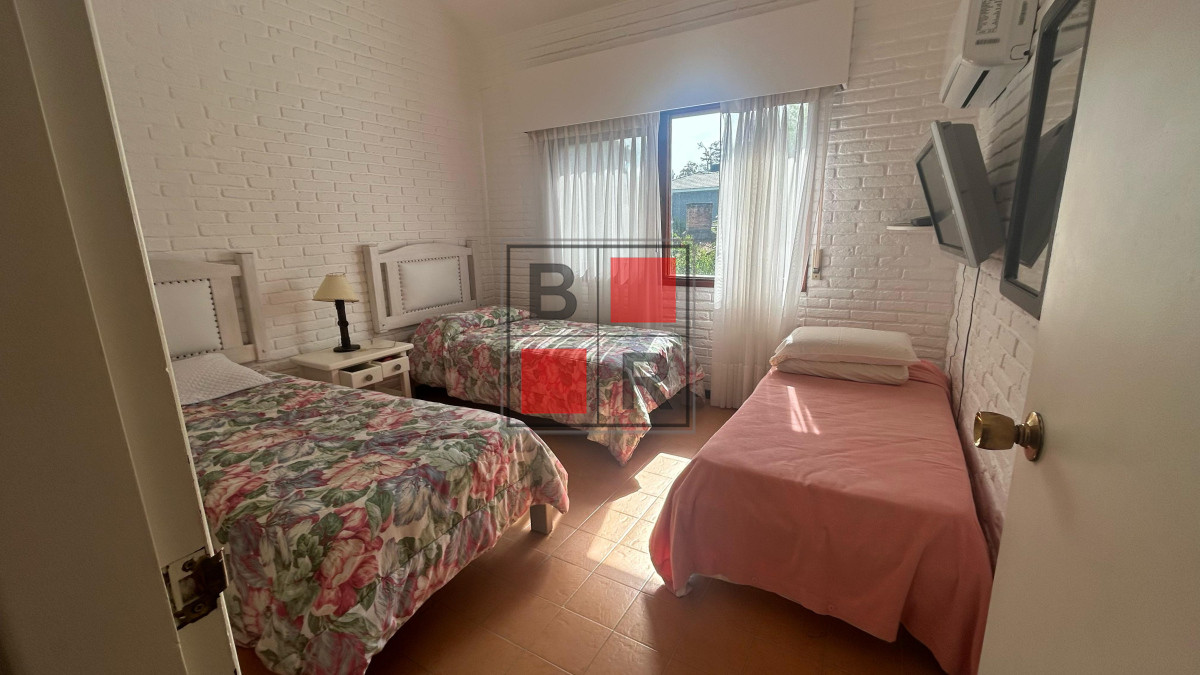 Casa ID.1182 - Hermosa casa a la venta! Barrio Lugano a metros de Punta Shopping