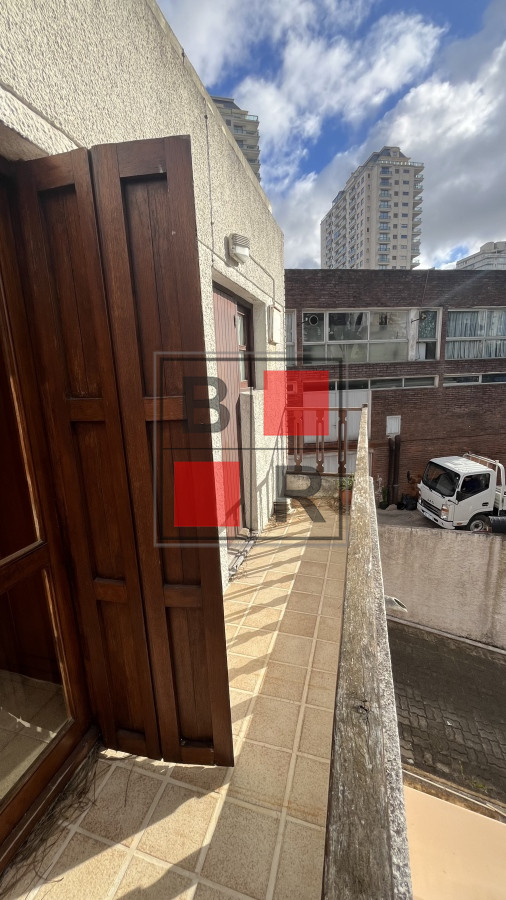 Local Comercial ID.1034 - LOCAL VENTA Parada 5 frente a ANCAP y a metros de Punta Shopping