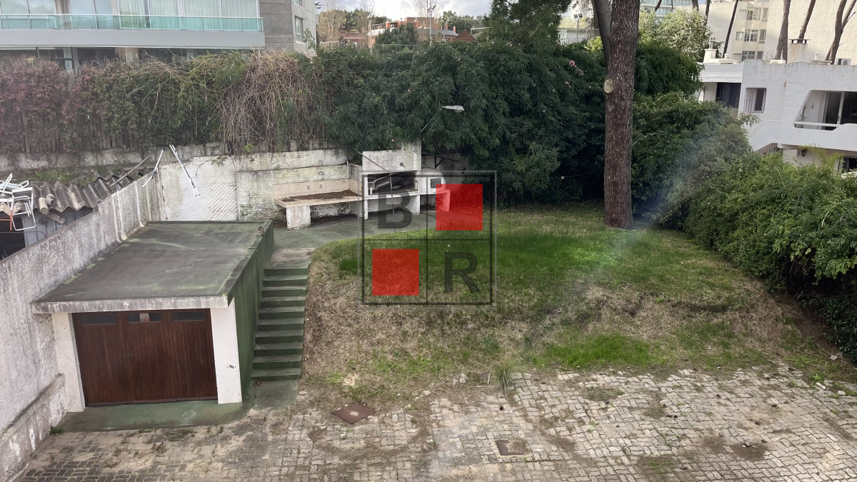Local Comercial ID.1034 - LOCAL VENTA Parada 5 frente a ANCAP y a metros de Punta Shopping